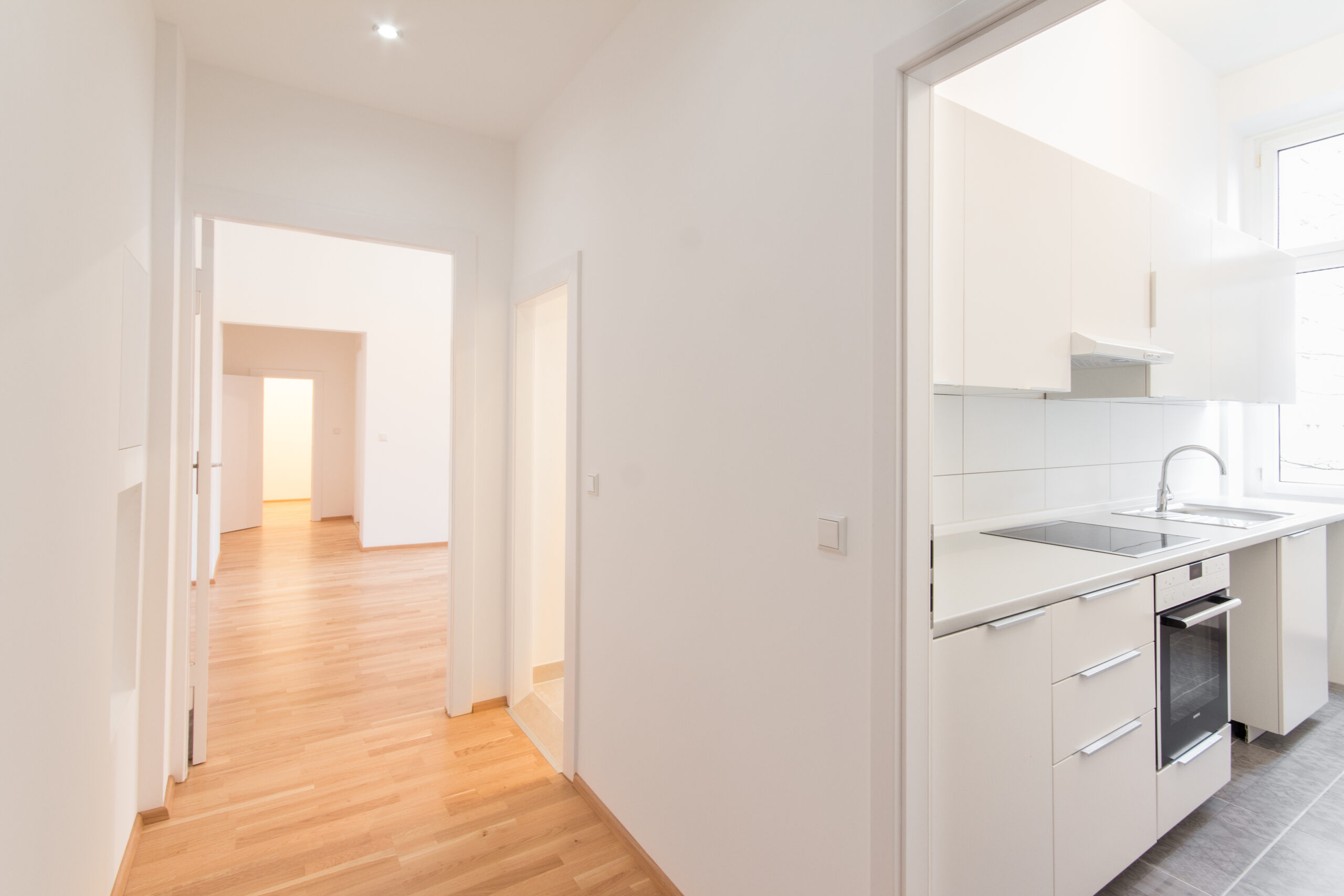 Wohnung / Altbau - Zimmer frisch renoviert